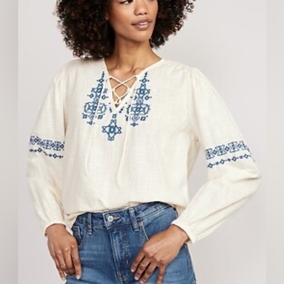 OLD NAVY LACE UP EMBROIDERED POET BLOUSE CREAM COLOR SIZE L. - Picture 6 of 10